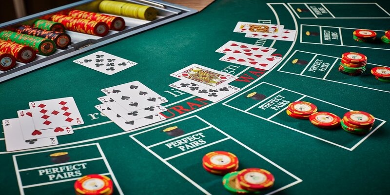 Chọn lựa khôn ngoan sau khi nhận 2 lá đầu trong blackjack